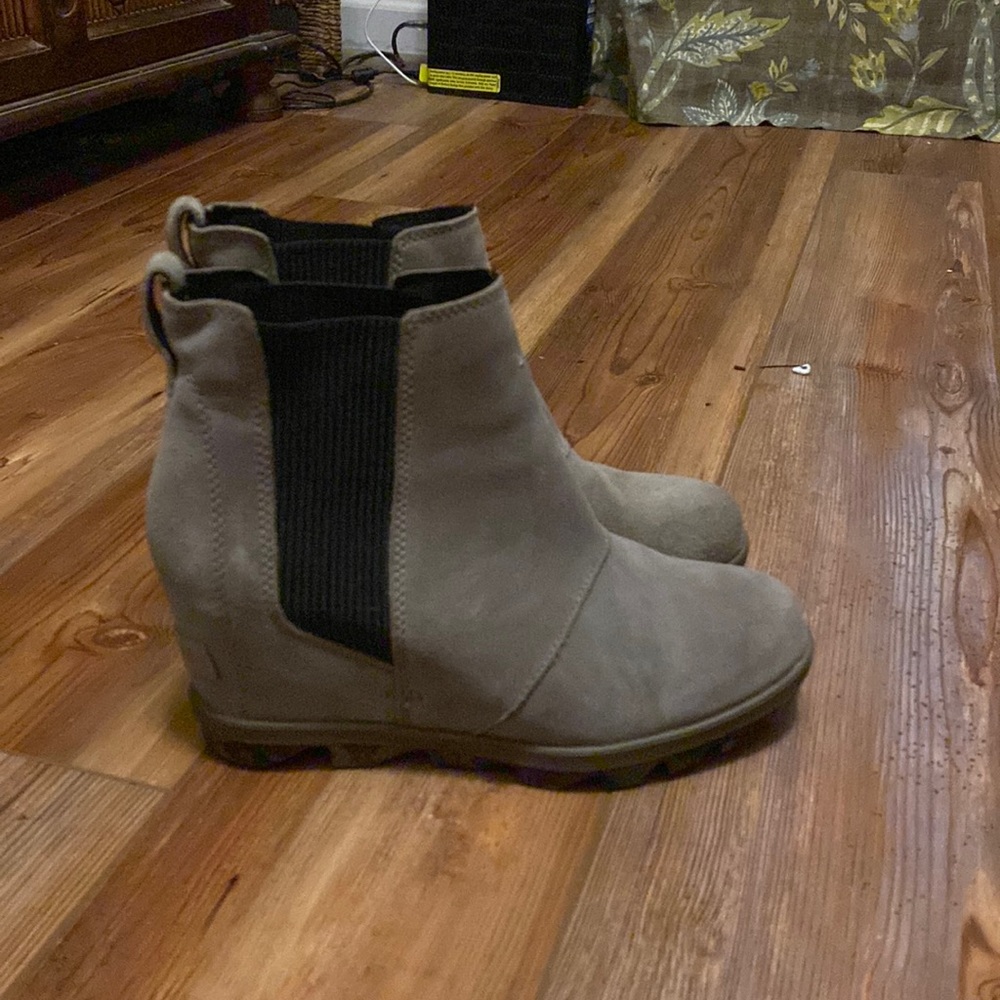 Sage Suede Sorel Boots!
